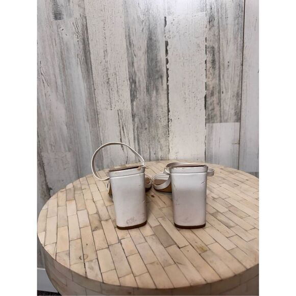 Woman’s white heels size 6.5 - Picture 5 of 7